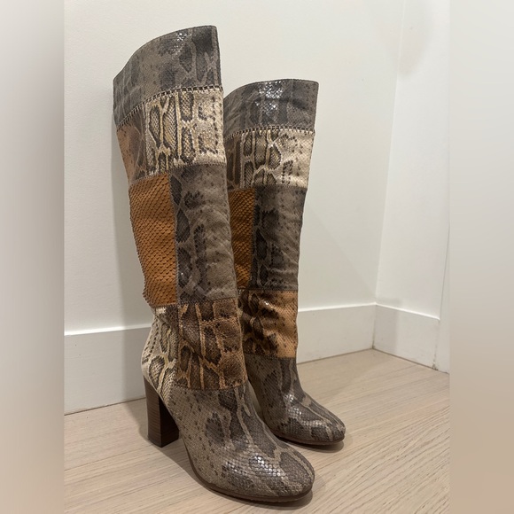 Coach | Trudie PRT Python Olive Brown
Natural Snakeskin Boot Size: 8B - Picture 1 of 7